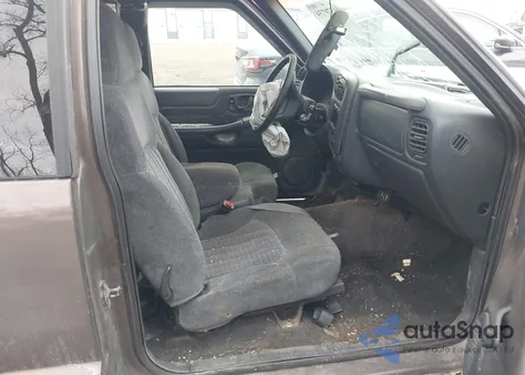 2000 Chevrolet S-10 Ls из США, поврежденный, VIN 1GCCS1945Y8133059